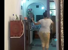 Hot desi indian bhabi shaking her sexi ass &boobs on bigo live...1