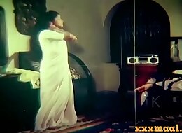 xxxmaal.com-Hot Saree And Blouse Strip