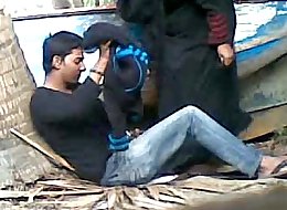 Desi couple caught fucking outdoor