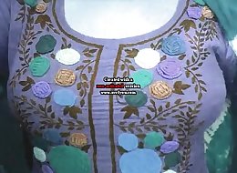 Desi Rajisthani sexy girl show her cute kabutar to her bf on valine