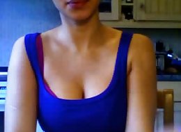 Hot Indian Girl Shows her tits on webcam